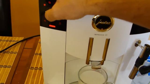 Jura Impressa C5 White autocappuccino смотреть онлайн