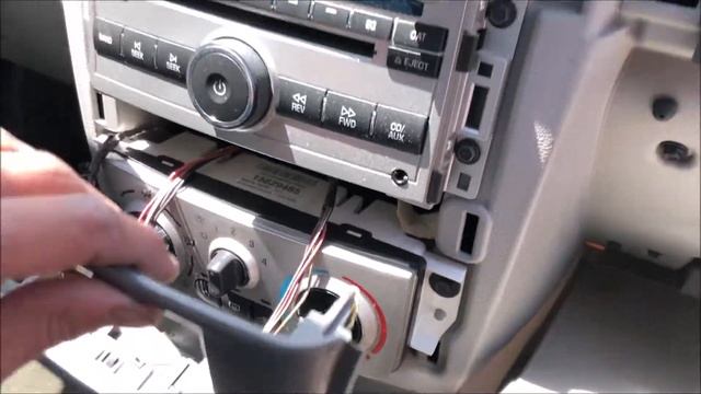 How to swap Chevy Cobalt/HHR radio faceplates (and similar 2006 to 2011 GMLAN radios) Fix AUX port смотреть онлайн