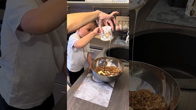 Ребенок очень просил приготовить вместе шоколадную колбаску? Рецептик в описании❤ смотреть онлайн