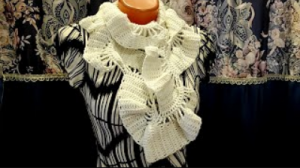 Шарф-Боа крючком.  Шарф для начинающих. (720p).mp4