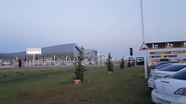 Стою в аэропорту Крымская волна/Плотное движение/Симферополь/Крым смотреть онлайн
