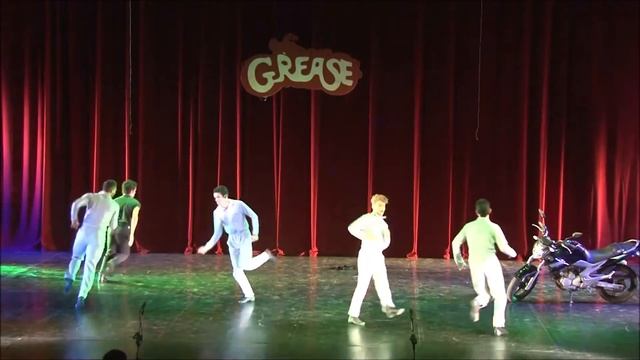 Coreografia Grease Lightning | Grease Lightning - John Travolta | Espetáculo Grease смотреть онлайн