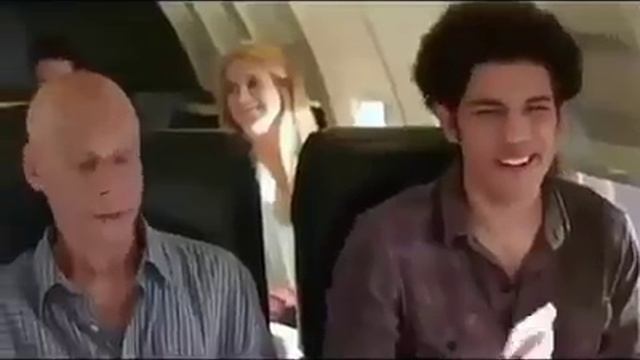 В самолете.mp4