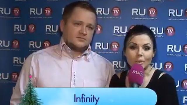 Infiniti поздравляет телезрителей С Новым Годом! смотреть онлайн