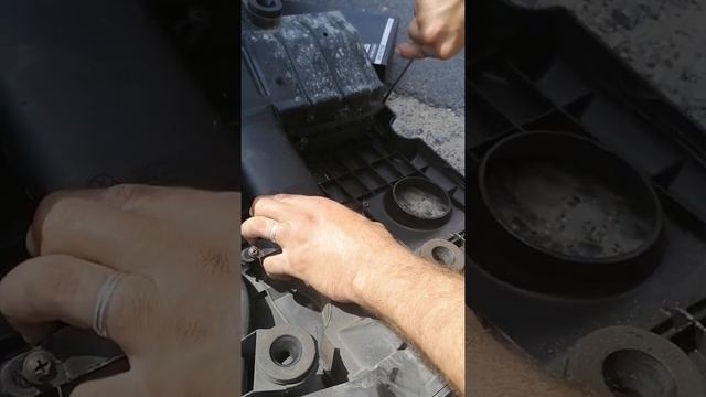 Remplacement du filtre à air sur volkswagen polo 4 1.2 смотреть онлайн