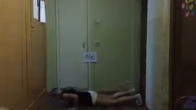 #бешеноекомбо 2 минуты стульчик и 3 минуты берпи. смотреть онлайн