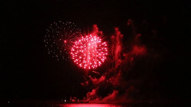 Салют на набережной Комсомольска-на-Амуре 11 Июня 2017 смотреть онлайн