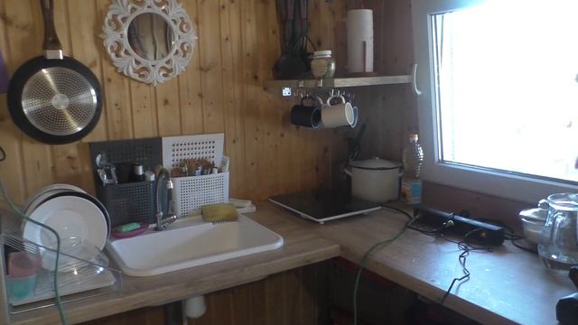 Строим хоз.блок душ-туалет.небольшой обзор бытовки внутри! смотреть онлайн