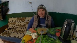 ЖИВУ ОДНА В ДЕРЕВНЕ/ ПИЛЮ СТАРЫЕ ДОСКИ НА ДРОВА/ЖИЗНЬ В ДЕРЕВНЕ