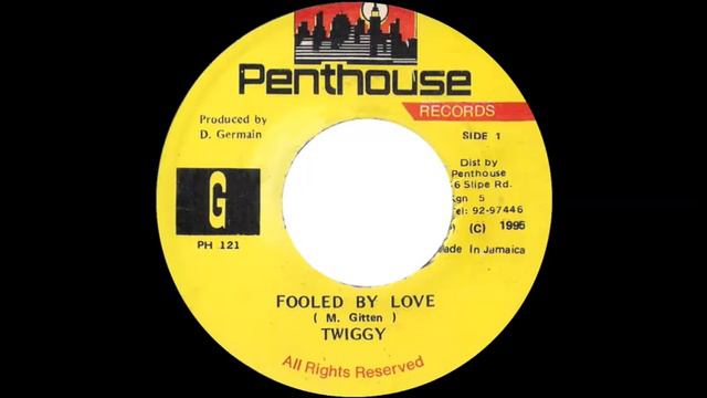 Twiggy - Fooled By Love смотреть онлайн