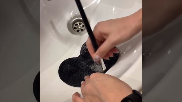 Как чистить кисти бровисту ? Елена Поль смотреть онлайн