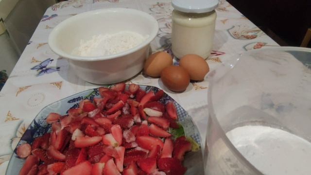 Как Приготовить Совершенный Клубничный Пирог? Ответ в видео смотреть онлайн