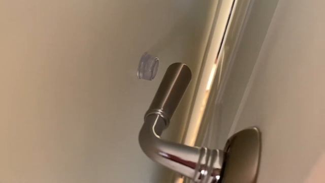 защита стены при открывании двери смотреть онлайн