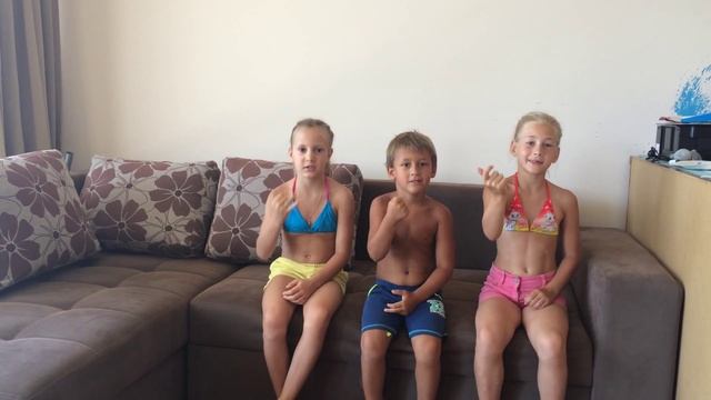 Beach play - Детская песенка на английском языке о пляже, море, ракушках смотреть онлайн