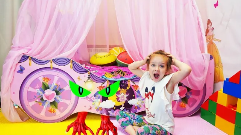 Селена и её детская история про монстра под кроватью смотреть онлайн