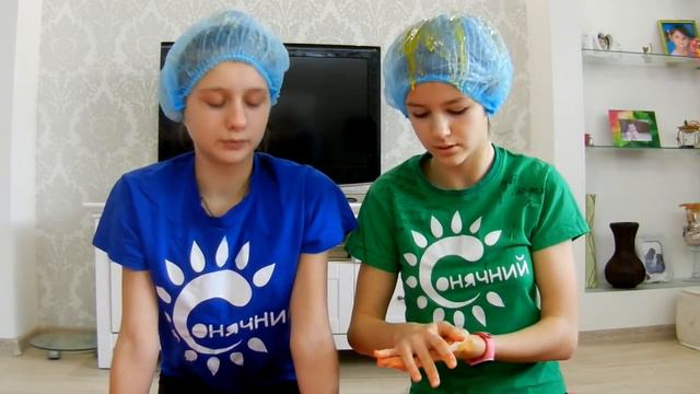 EGG CHALLENGE \ РАЗБИВАЕМ ЯЦА ОБ ГОЛОВУ ЗА ЛОЖНЫЕ ОТВЕТЫ смотреть онлайн