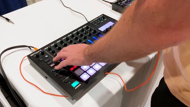 Roland MC-707 Sound Demo (No Talking) смотреть онлайн