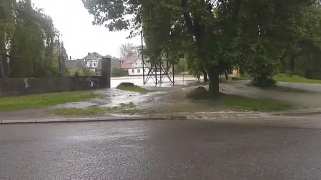 Veselíčko   Náves 2 6 2013