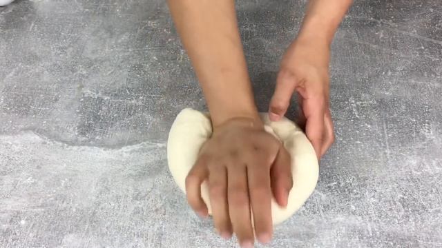 Pizza | Pizzateig Grundrezept mit frischer Hefe | Kikis Kitchen | Hefeteig смотреть онлайн