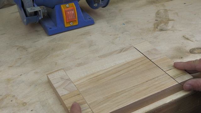 Необычное размещение инструмента в маленькой мастерской смотреть онлайн