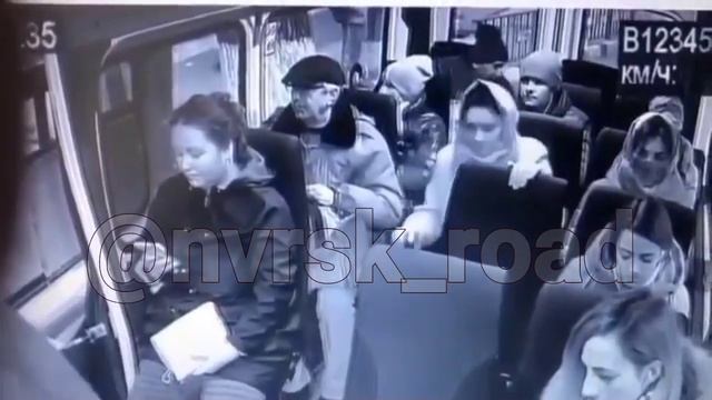 В Новороссийске пассажир присвоил чужой ноутбук в маршрутке смотреть онлайн