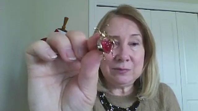 Винтажные клипсы Fendi смотреть онлайн