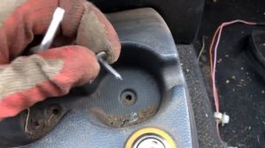 Как снять торпеду на Renault Logan