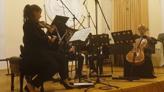 Брамс Квинтет для кларнета и струнного квартета си минор Andantino смотреть онлайн