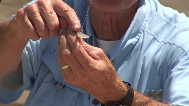 Fishing Lures & Baits : How to Rig a Crankbait смотреть онлайн