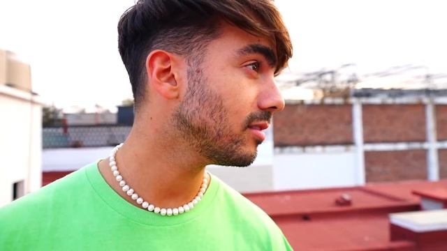 EL ÚLTIMO EN BAJAR DEL TECHO GANA $10.000! смотреть онлайн