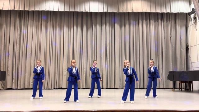 Ансамбль «Незабудка». 7-9 лет. «А дельфины добрые!» смотреть онлайн