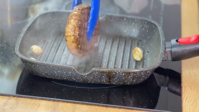 Стейк рецепт / как правильно жарить стейк из говядины / рецепт вкусного стейка Рибай смотреть онлайн