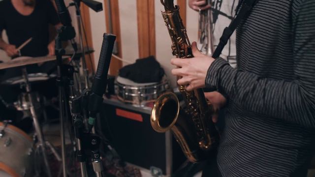 SCARY POCKETS ORIGINAL SONG WITH HORNS!