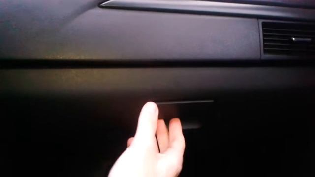 Видео: Как открыть и закрыть бардачок в ЛАДА ПРИОРА (LADA PRIORA)? смотреть онлайн