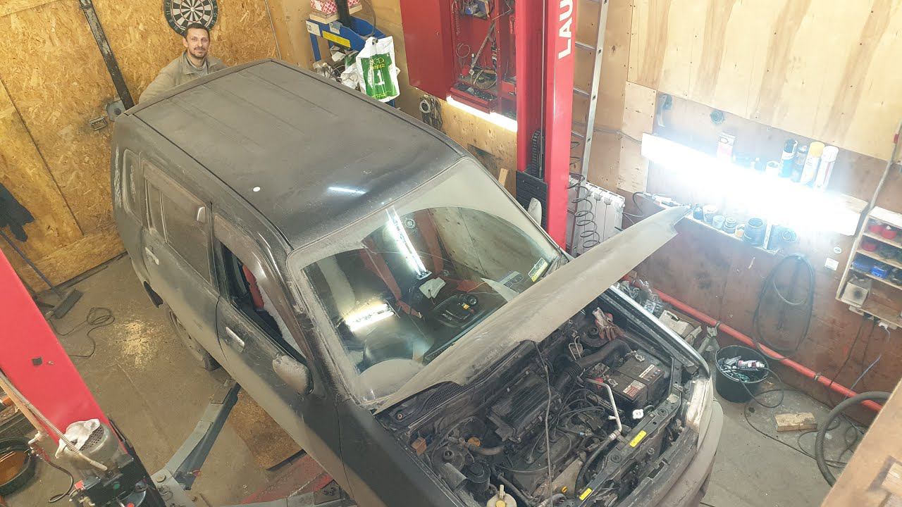 ЗАМЕНА ШАРОВОЙ ОПОРЫ NISSAN CUBE Z10 / ПРОКАЧКА ТОРМОЗОВ / РАЗВЕДЕНИЕ КОЛОДОК БАРАБАННОГО ТОРМОЗА смотреть онлайн