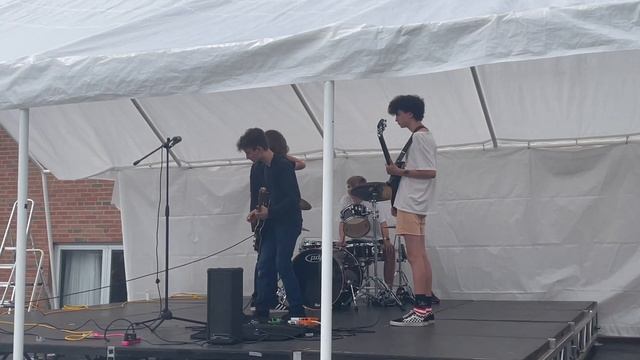 pridefest concert 2021 (parasites) смотреть онлайн