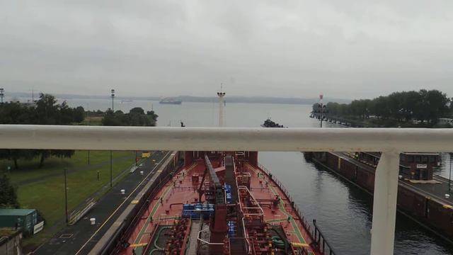 Выход из Кильского канала на танкере химовозе ранним утром смотреть онлайн
