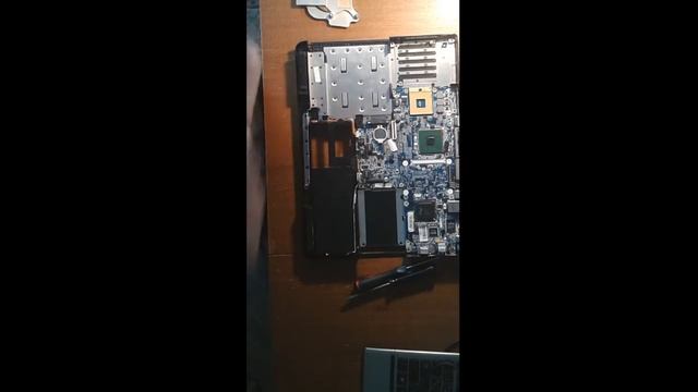 Dell Inspiron 6400 - Notebook - inside clean up смотреть онлайн