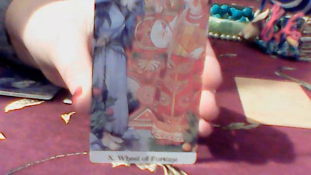 Святочное гадание! ЛЮБИТ ЛИ ОН МЕНЯ!