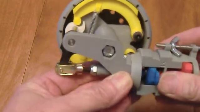S-Cam Drum Brake demo with plastic model смотреть онлайн