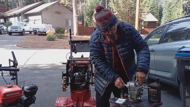 How To FIX A Leaking Hydrostatic Transmission On A Honda Snowblower @HondaSnowblowerEnthusiasts311 смотреть онлайн