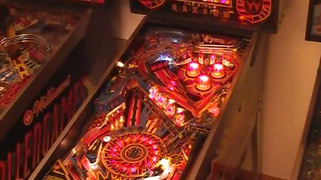Pinball Gameplay Series - Black Knight 2000 смотреть онлайн