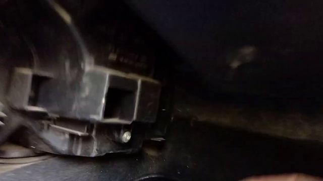 Замена фильтра салона LADA Largus Cross(1) смотреть онлайн