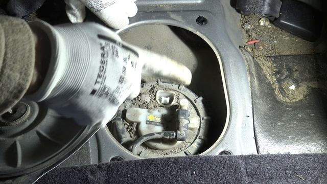 How to clean Fuel Filter Honda Civic. Years 2000 to 2020 смотреть онлайн