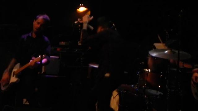 Frank Iero singing with The Architects - Suspect Device (Stiff Little Fingers cover) смотреть онлайн