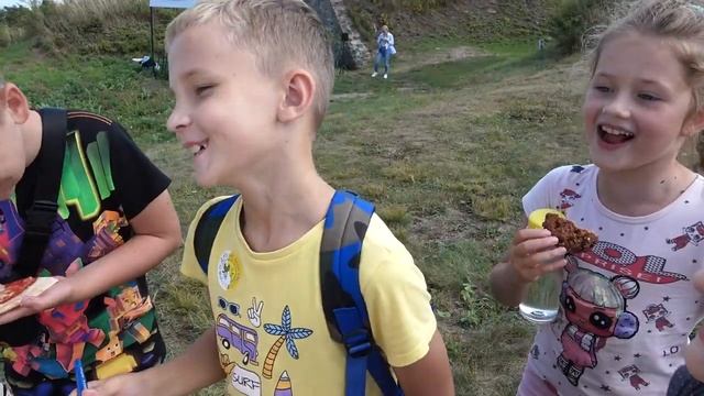 Крепость принимает молодое поколение. Детские дни смотреть онлайн