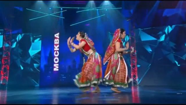 Jhumka Gira Re | Bollywood Dance By Svetlana Tulasi & Ridy