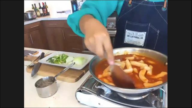 Good Old-Fashioned K-Street Food: Tteokbokki | Tteokbokki Recipe