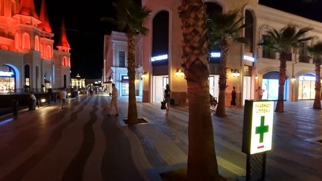 Shopping Avenue (Шопинг авеню) в The Land Of Legends?Какие есть магазины/Очень красиво? Турция 2021