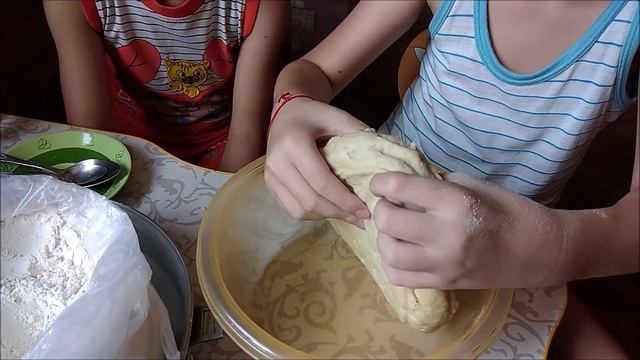 Челлендж ? Домашняя пицца в духовке как у мамы! Пошаговый рецепт приготовления СУПЕР тесто и начинк смотреть онлайн
